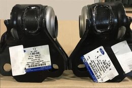 Сайлентблок переднього важеля 1883048 Oe Ford